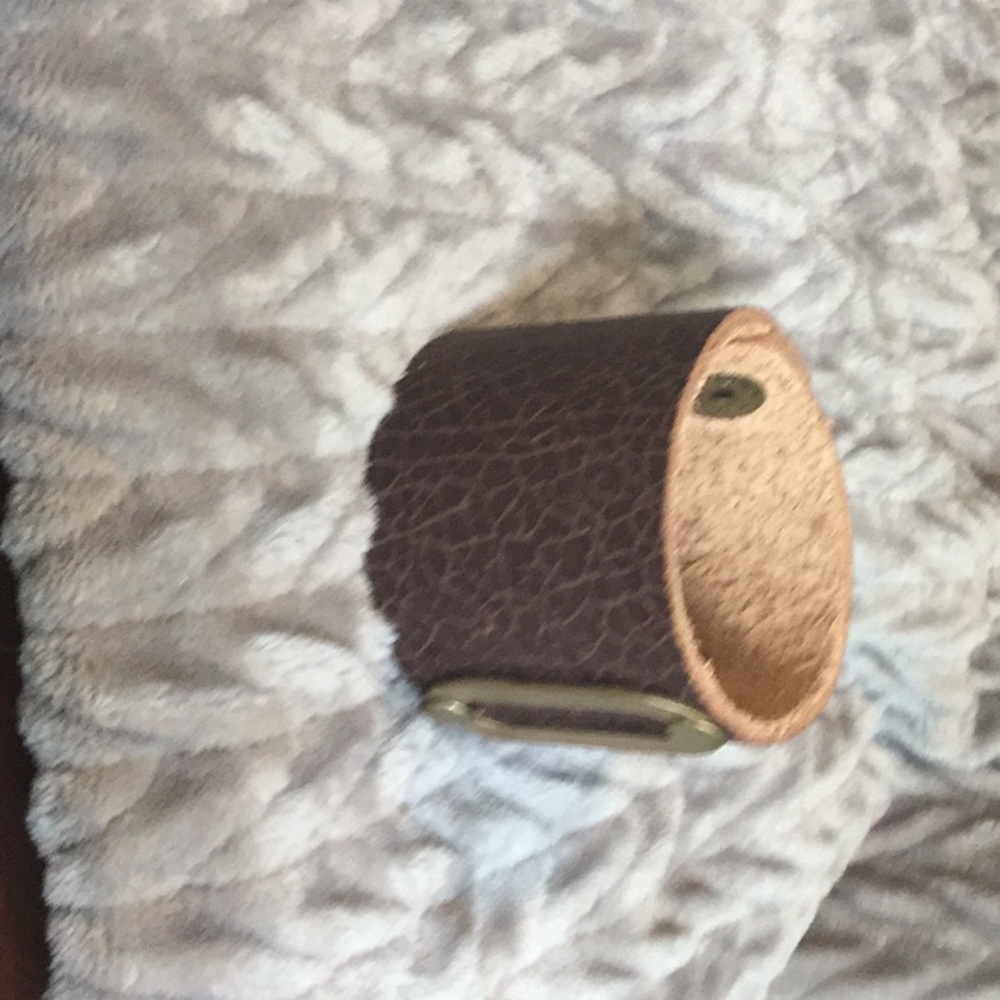Handmade leather cuff - Picture 3 of 5